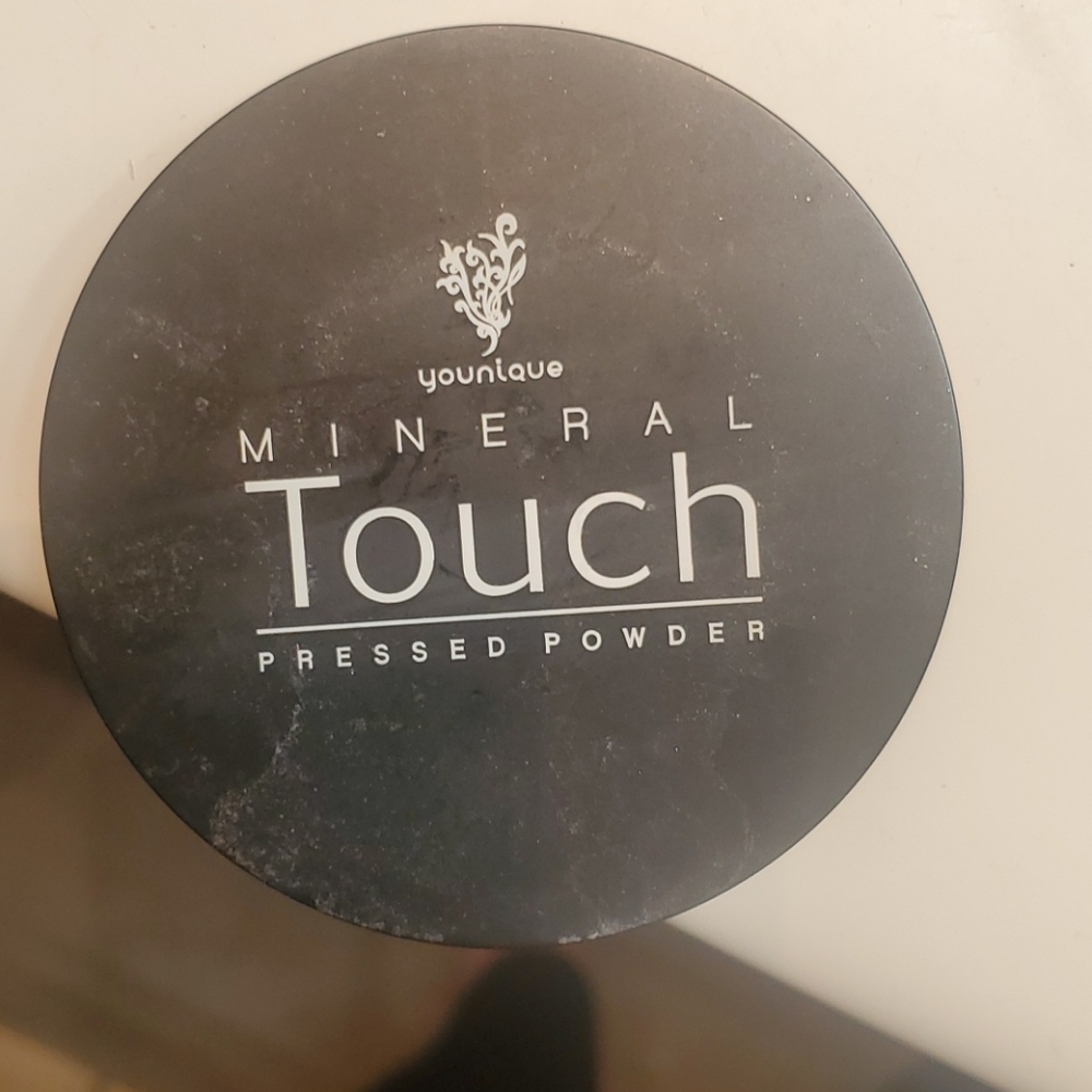 Pressed powder